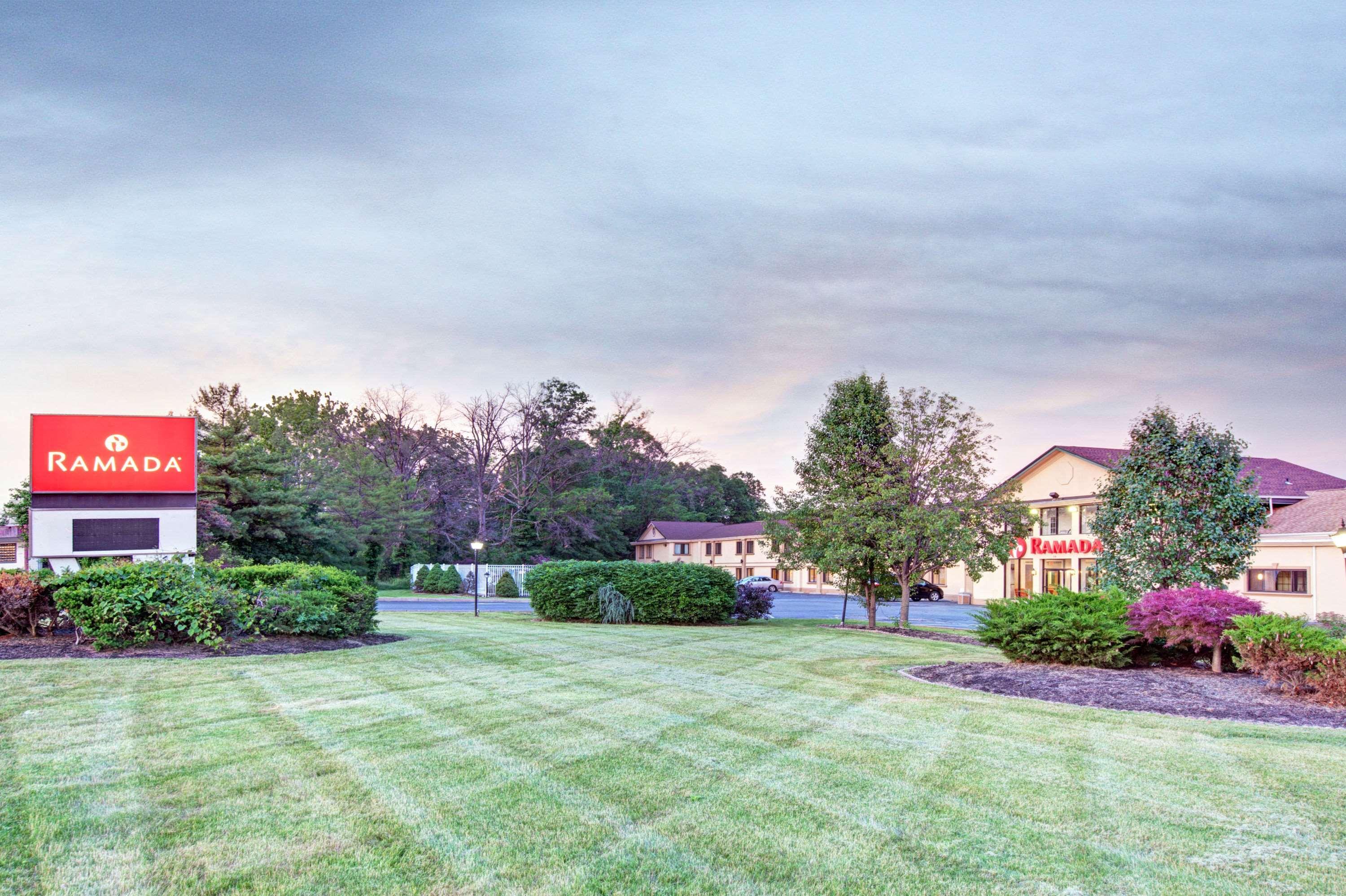 Ramada Inn Flemington Exterior photo